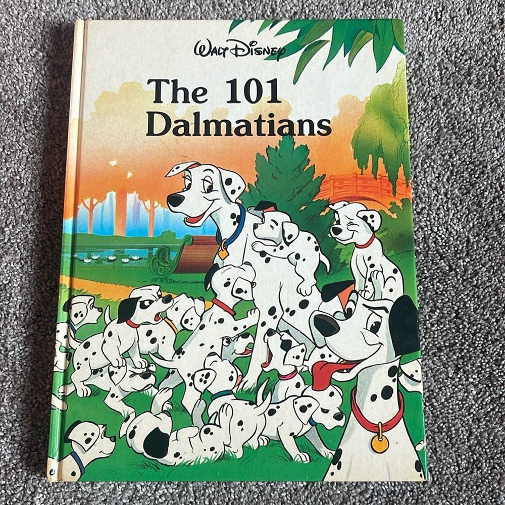 The 101 Dalmations  by Walt Disney Twin Books Gallery Book Collectible 1986